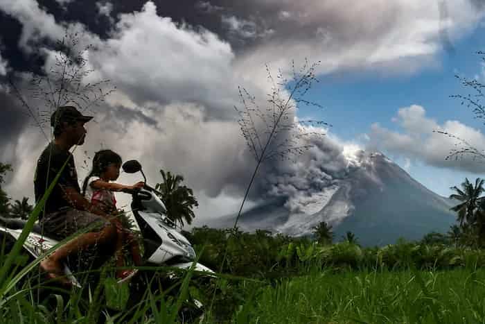 فوران کوه مراپی، فعال ترین آتشفشان اندونزی