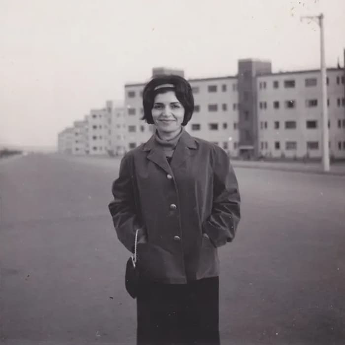 زن جوان ایرانی در شهر زیبا 1960