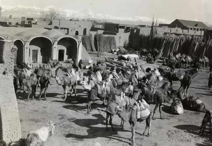 کاروانسرایی در تهران در سال 1925 