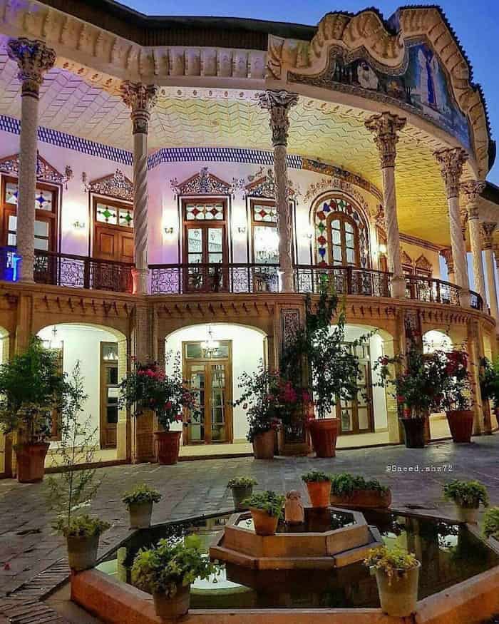نمای زیبایی از عمارت باشکوه شاپوری شیراز