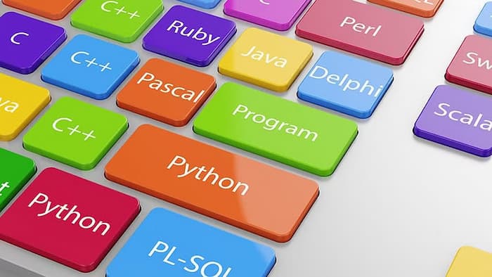 بهترین زبان های برنامه نویسی برای یادگیری در سال 2023