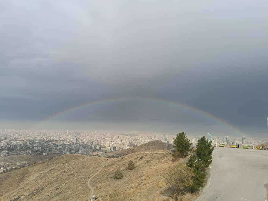 نمایی از رنگین کمان بعد از بارش باران - پارک خورشید