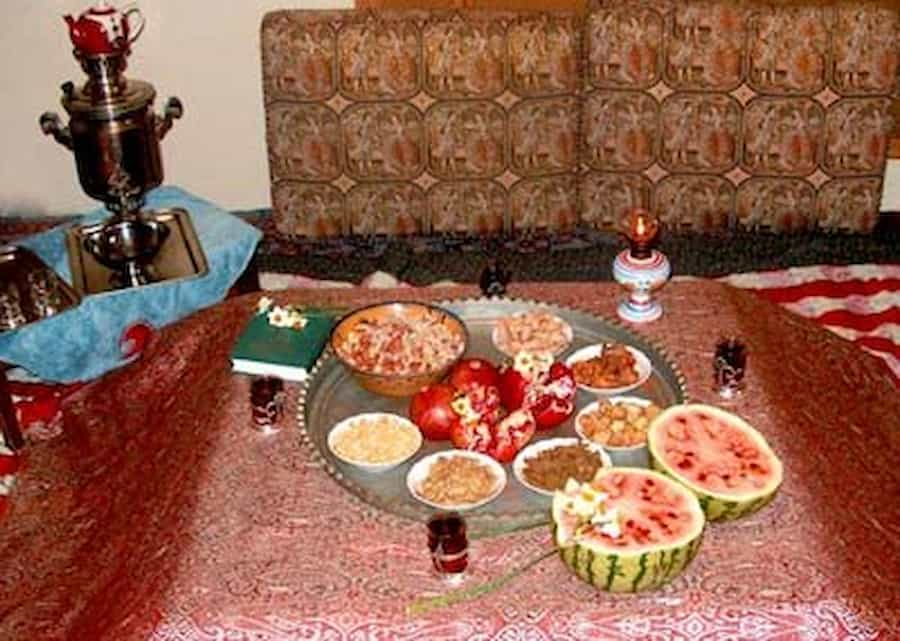 شب یلدای روستایی در حاشیه البرز؛ از قصه‌های پدربزرگ تا تنقلات خانگی