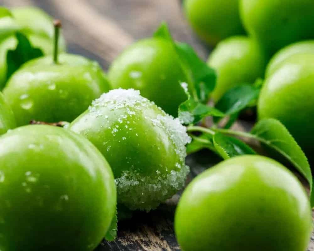 10 گروهی که باید در مصرف گوجه سبز احتیاط کنند