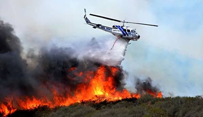 آتش‌سوزی جنگل‌های غرب کشور؛ اعزام بالگرد و هواپیمای آب‌پاش برای مهار حریق