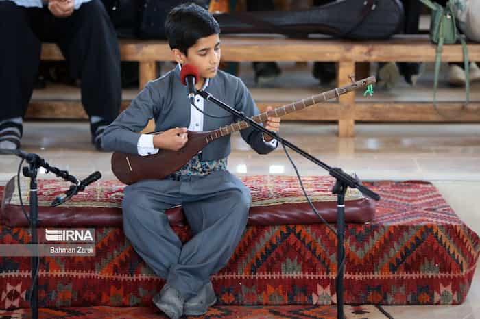 هشتمین جشنواره کهن آواهای تنبور در کرمانشاه برگزار می‌شود