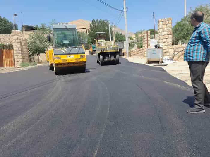 آغاز آسفالت‌ریزی معابر روستای مشهدبازرجان