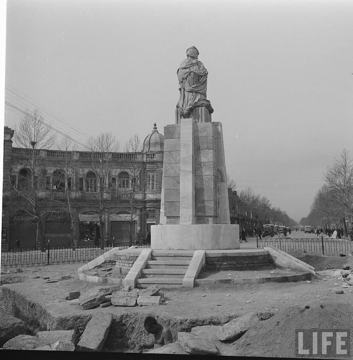 ‌میدان حسن‌آباد، دهه بیست شمسی، عکس از دیمیتری کسل