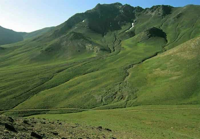 سرمای ناگهانی در  مناطق کوهستانی کامو کاشان: بازگشت زمستان در خرداد!