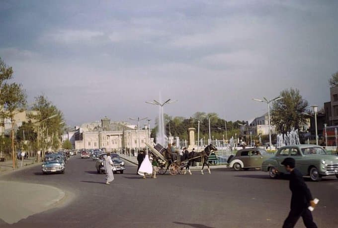 میدان بهارستان - سال ۱۳۳۷ خورشیدی