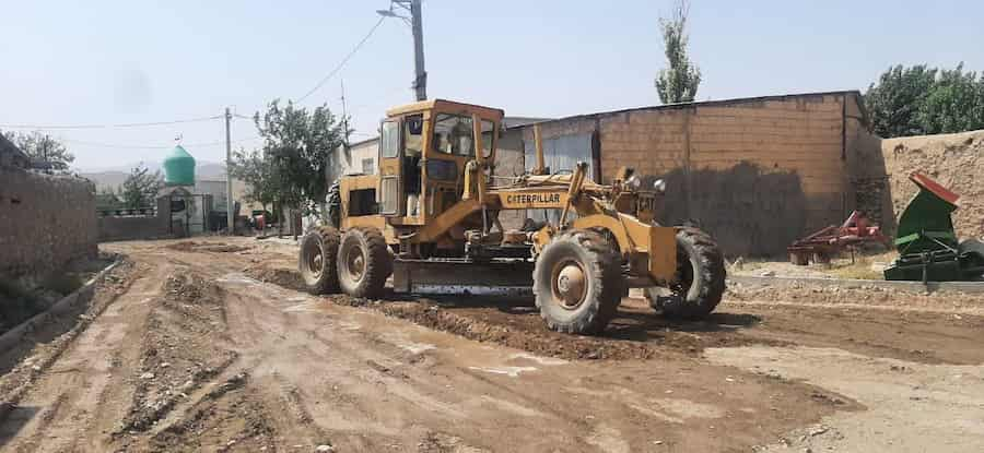 آغاز پروژه زیرسازی و آسفالت معابر در روستای ثمردشت تفرش