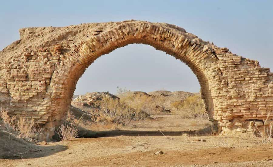 پل دلاک؛ شاهکاری از معماری ایرانی در دل کویر