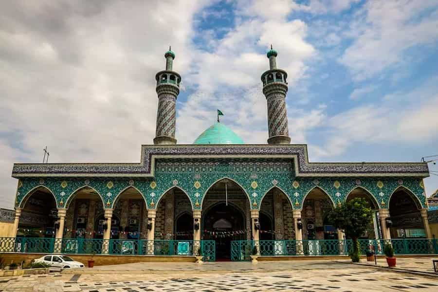 امامزاده عبدالله گرگان: نگینی درخشان در قلب شهر