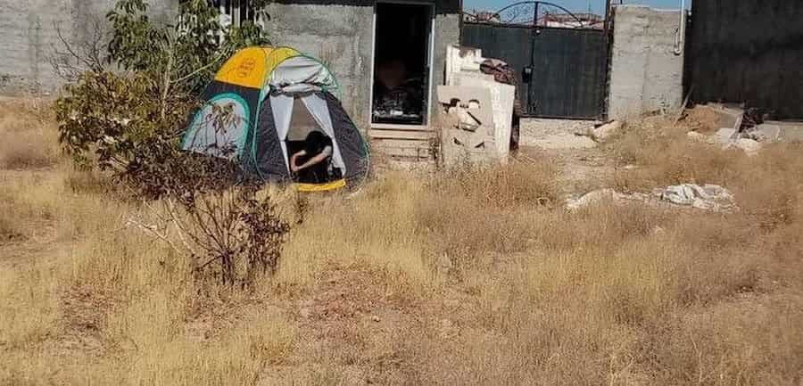 چادرنشینی هنرمند سینمای دهه ۶۰ در حومه تهران