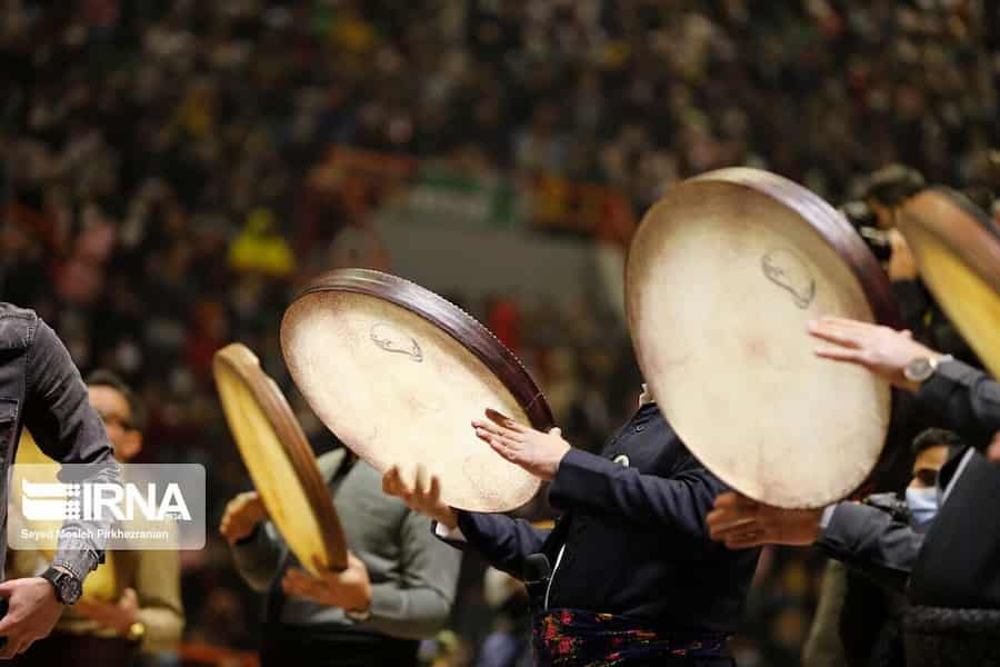 نوای معنوی دف‌نوازان در همایش بش قارداش بجنورد