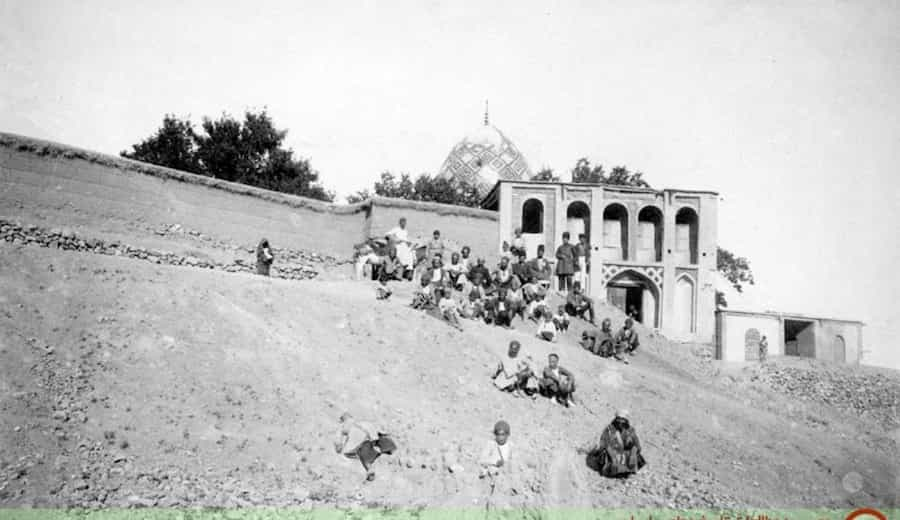 دورنمایی از امامزاده قاسم در شمیران دوره قاجاریه