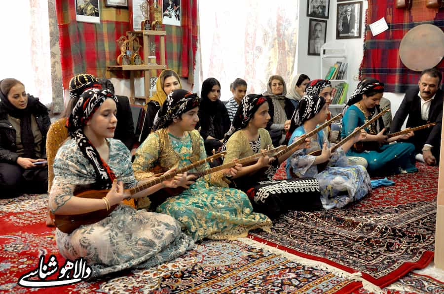 دایر کردن موزه تنبور در کرند غرب: پاسداشت هنر و فرهنگ بومی